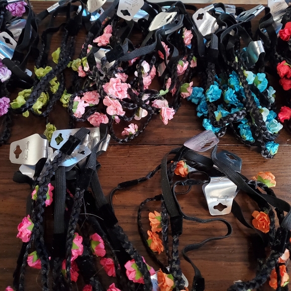 Headband with small flowers - Picture 1 of 8